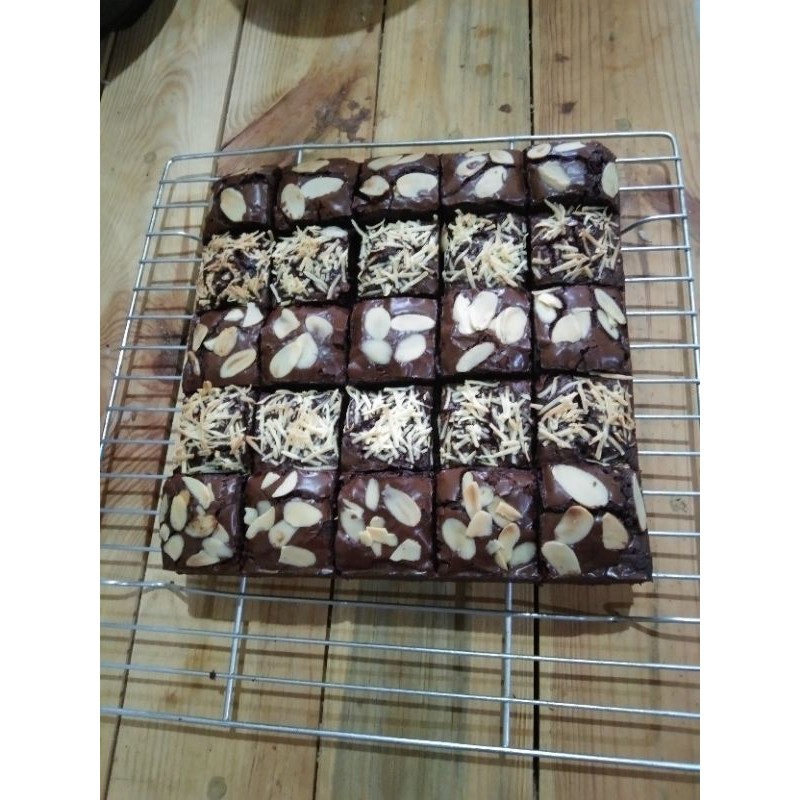 

Brownies Fudgy/Brwonies sekat/Brownies panggang 2 Topping