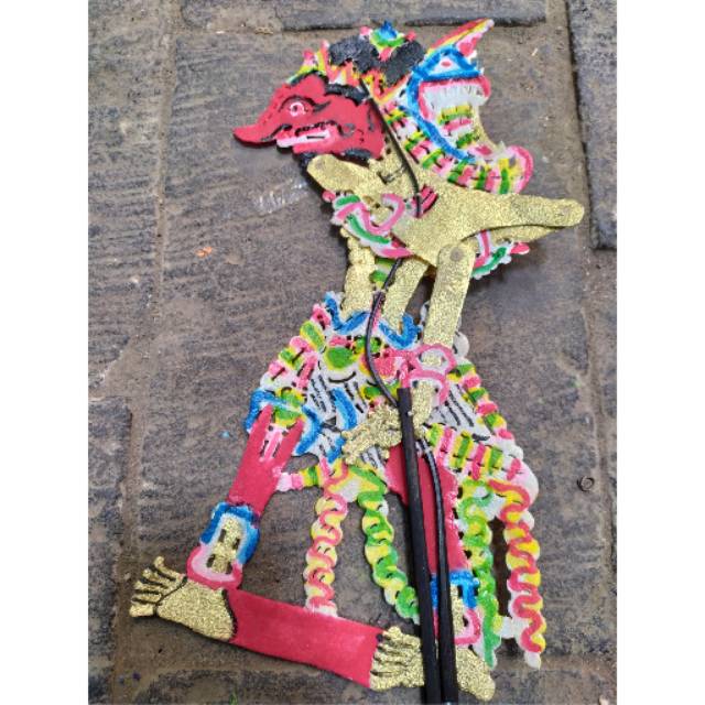 KERAJINAN MINIATUR WAYANG KULIT BUTO RAKSASA DURSASANA KIDANGAN BAHAN KULIT SAPI 30x14 cm