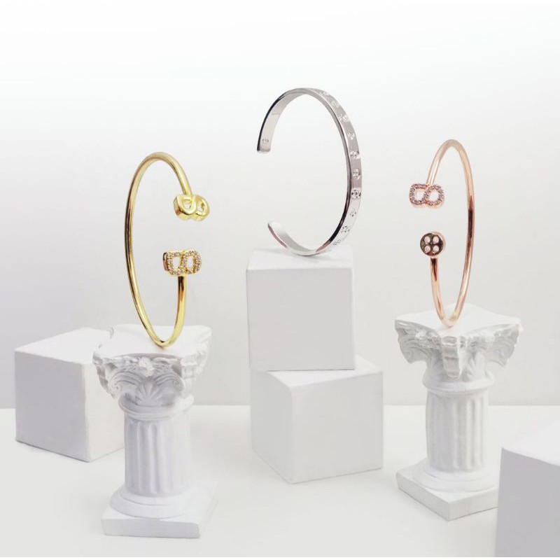 Buttonscarves - Signature bangle