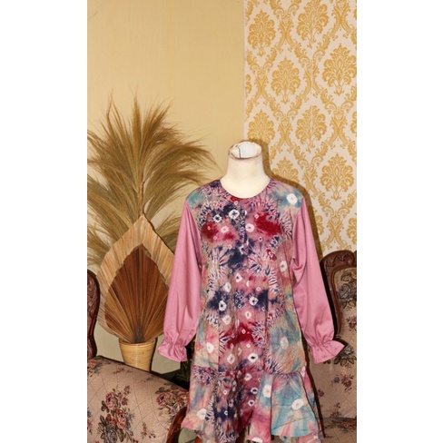 Tunik Rempel Bawah Motif Jumputan Pola Tengah Kembang