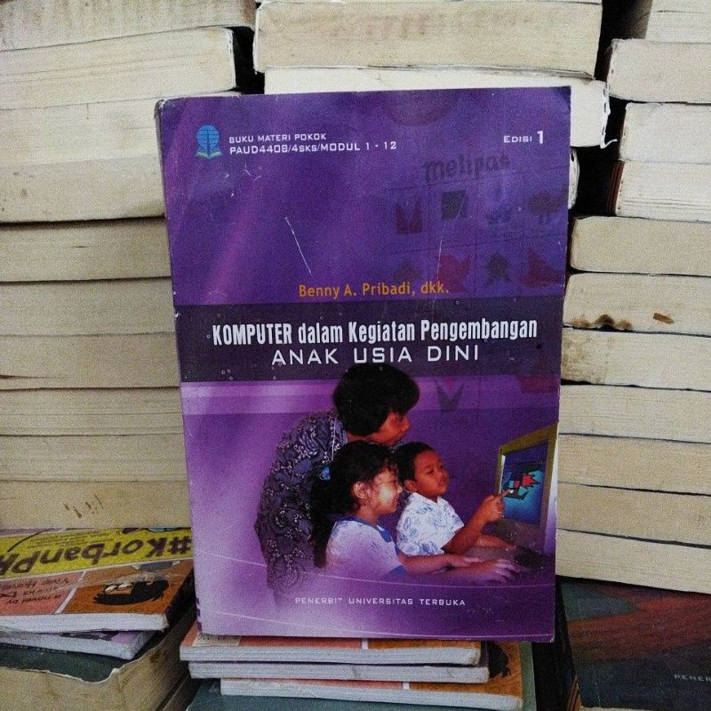 Buku materi pokok komputer dalam kegiatan pengembangan anak usia dini UT. Buku universitas terbuka.  mp3