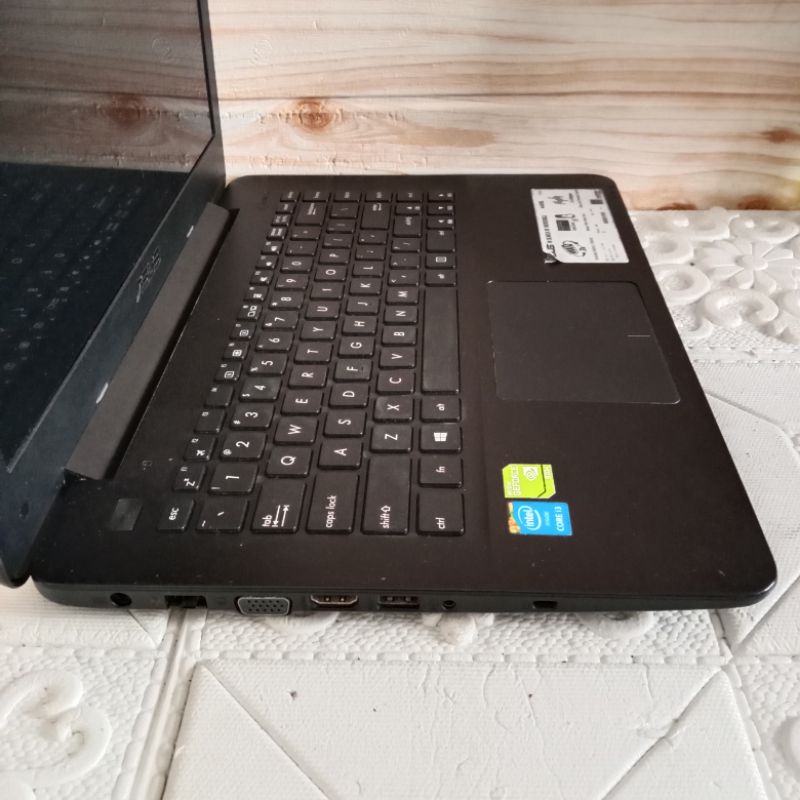 asus x455ld i3-4030U 4gb/500gb nvidia 820M-2gb second-3