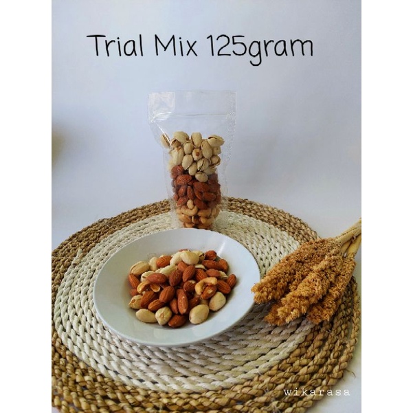 

Trail mix nut kacang mede almond pistachio 125 gram