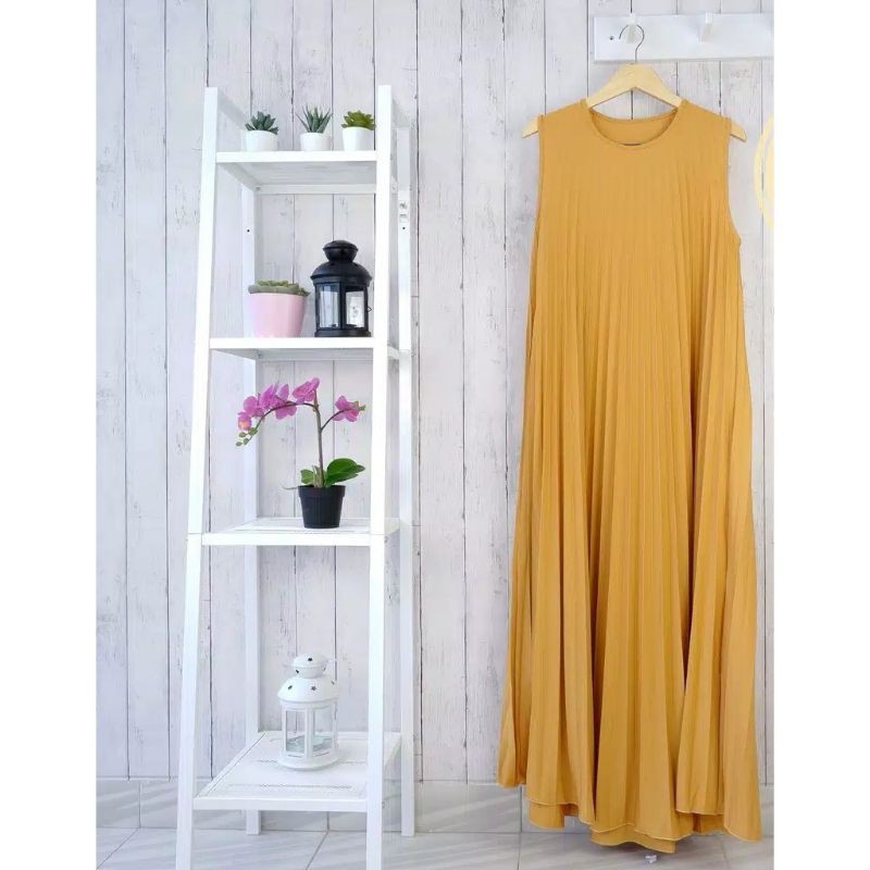 Emte Longdress Plisket Tanpa Lengan