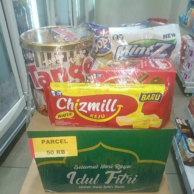 

Parcel lebaran dalam bentuk box/kardus