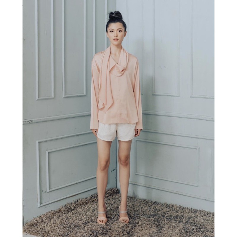 Mmehuillet x Novere LAIA in Canyon clay