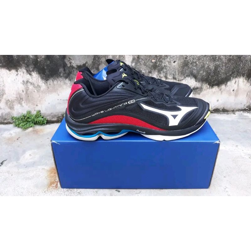 mizuno wave lightning z6