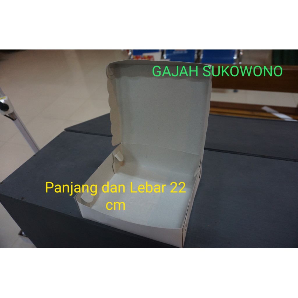 

isi 5 lembar. dos kotak nasi putih atau kraft R10B