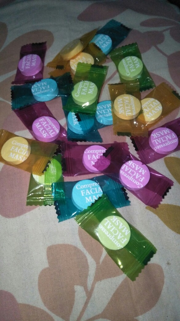 Compressed Mask ( Masker Tissue Topeng )