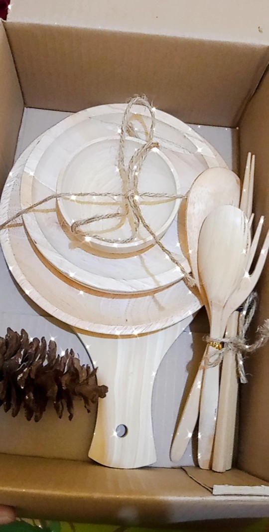 Piring Kayu Mahoni Diameter 20 Cm