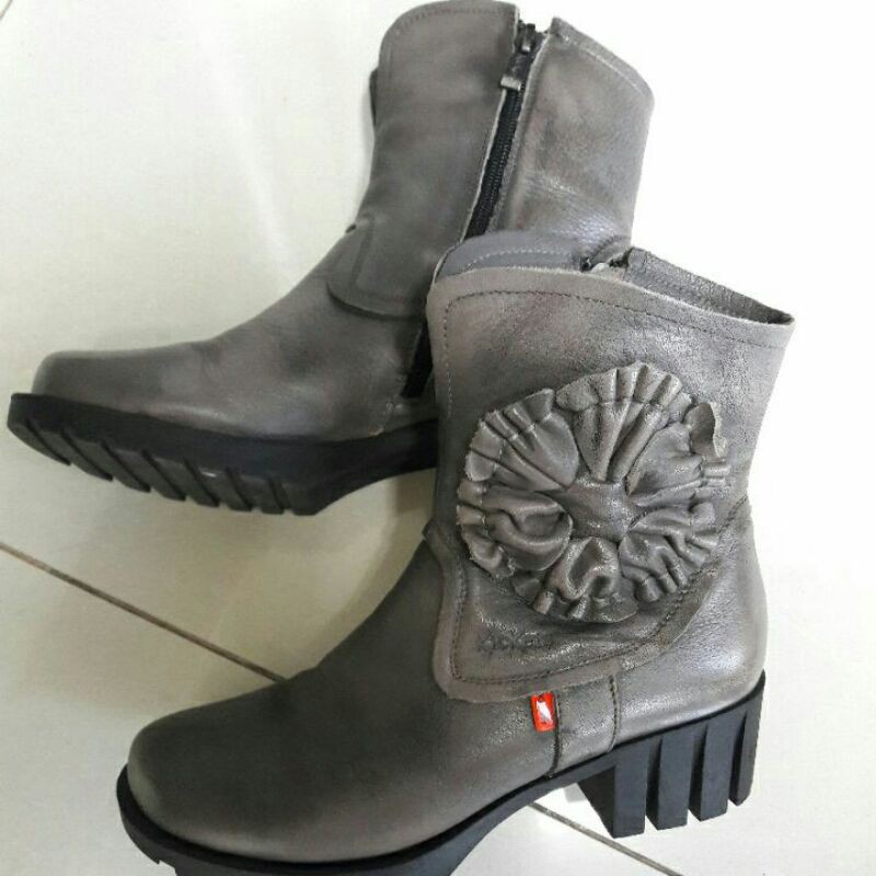 sepatu kulit merek kickers