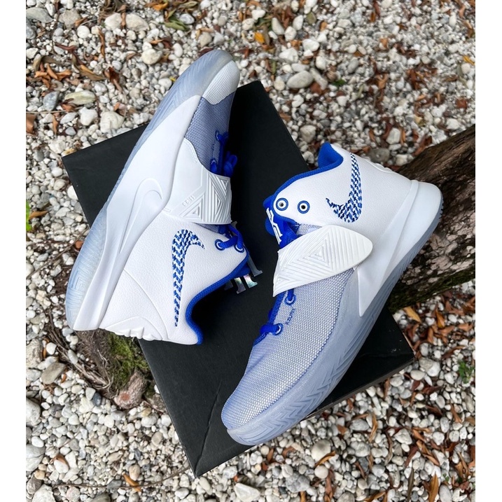 SEPATU BASKET KYRIE FLYTRAP 3 DUKE EDITION