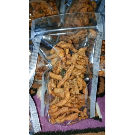 

Keripik Usus pedas daun jeruk