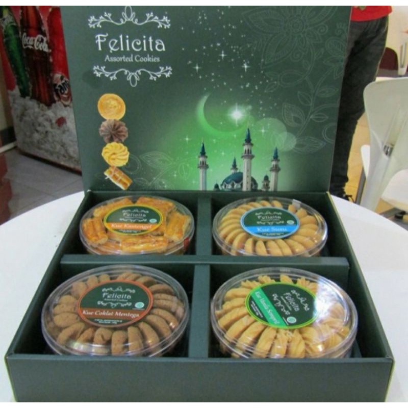 

Parcel Kue Lebaran Felicita 4 Toples Parcel Hampers