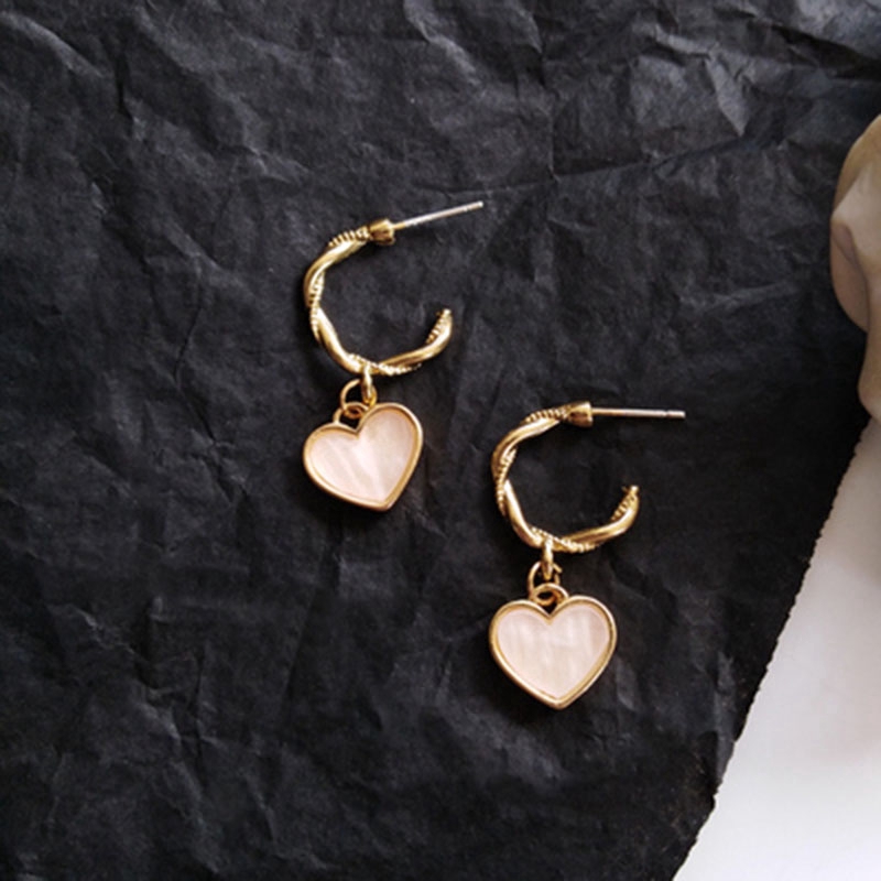 Anting Bentuk Hati Warna Pink Bahan Resin Untuk Wanita