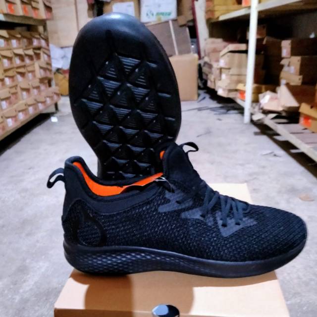 Sepatu ortuseight phyton