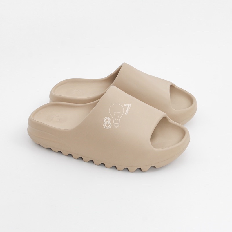 Yeezy Slides Pure