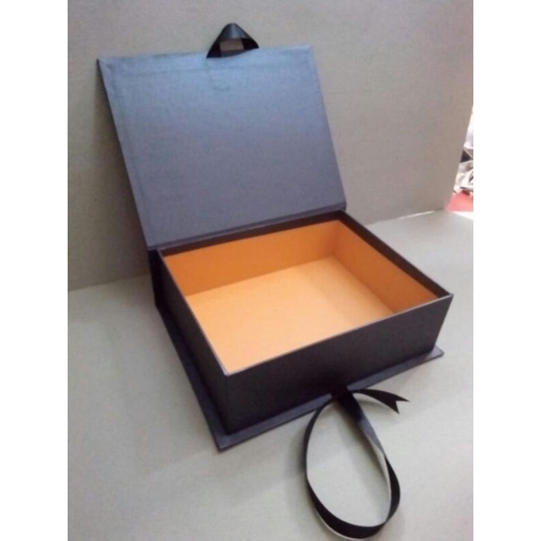 

Kotak kado/gift box/hard box 30x25x8cm
