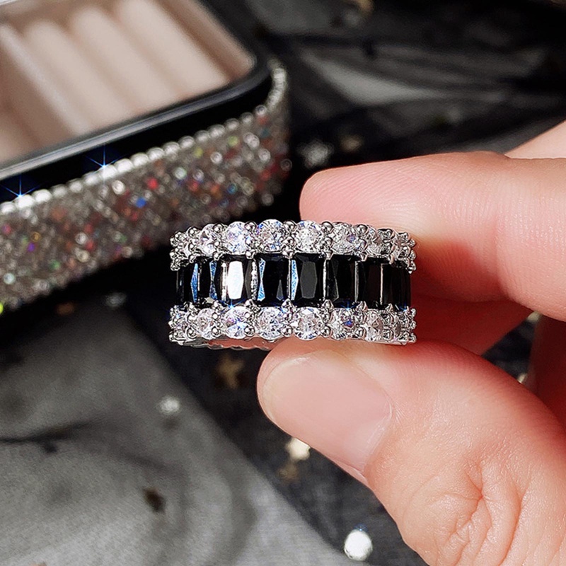 Cincin Wanita Hias Cubic Zirconia Warna Hitam Untuk Pesta