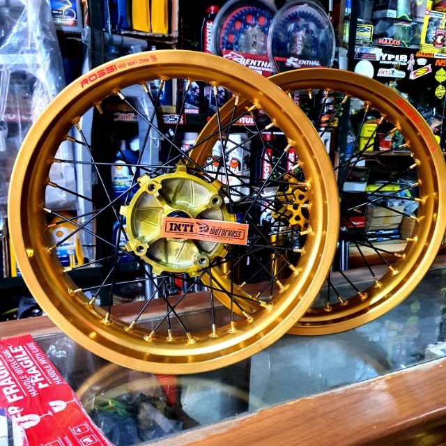 VELG / PELEK paket supermoto ROSSI 300-350 / 17 CRF 150