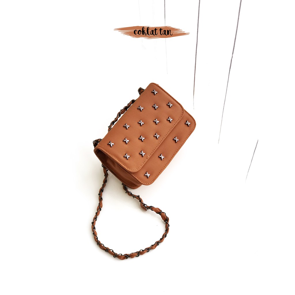 Slingbag Stud Silang - Tas Selempang Wanita