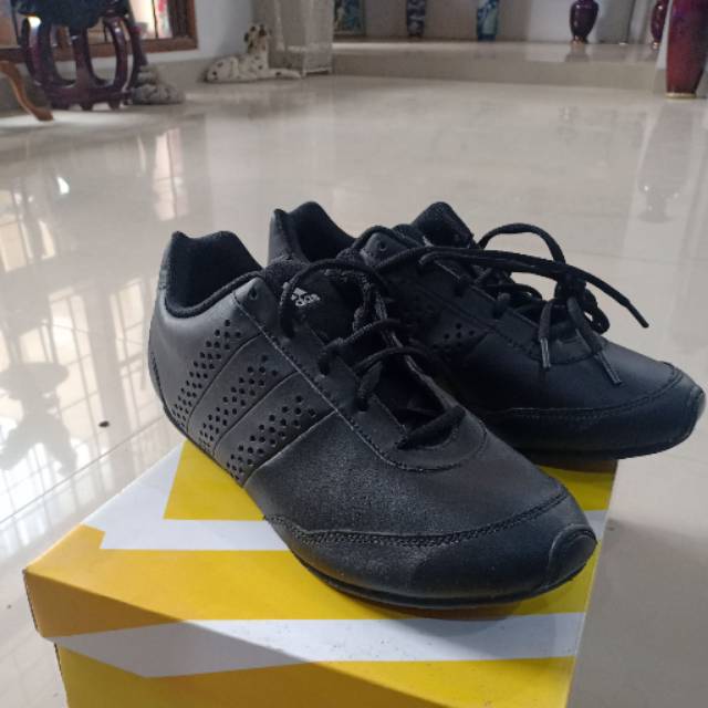 Sepatu adidas hitam original