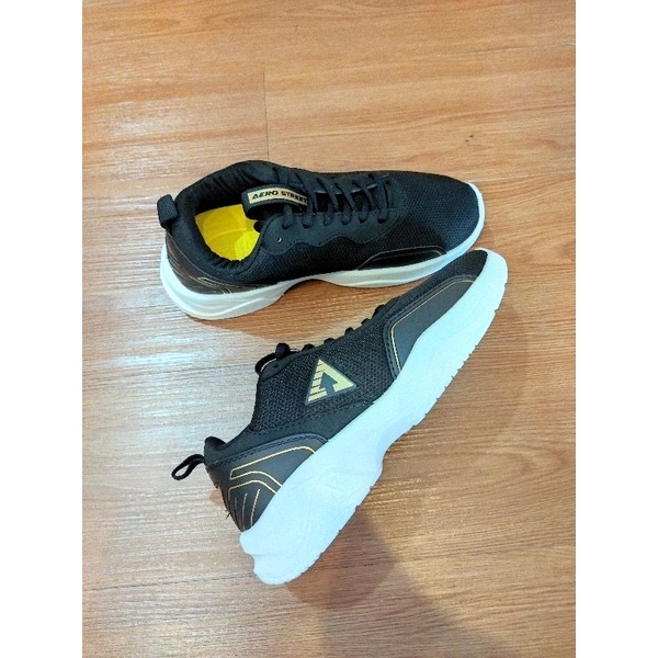 Aerostreet Jennie Hitam Putih BNIB - Sepatu Sneakers