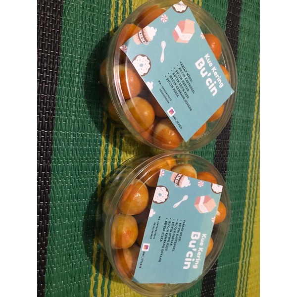 

aneka kue camilan nastar dan brownis