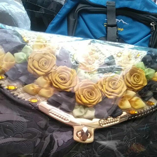 Full Bunga Kunci Putar Aira Merah Dan Hitam