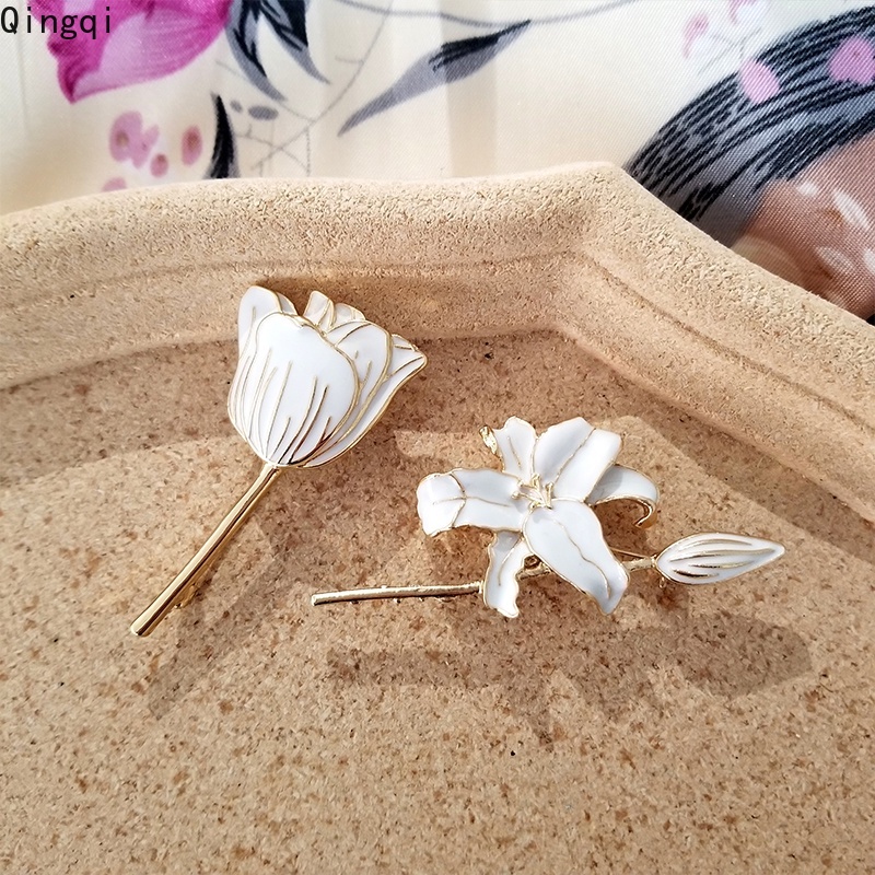 Bros Pin Desain Bunga Tulip Daisy Warna Putih Merah Gaya Klasik Elegan Untuk Hadiah Perhiasan Wanita