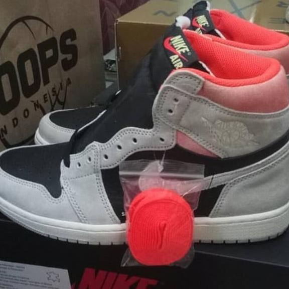 algifaruu - AIR JORDAN 1 RETRO HI OG HYPER CRIMSON / NEUTRAL GREY 100% ORIGINAL