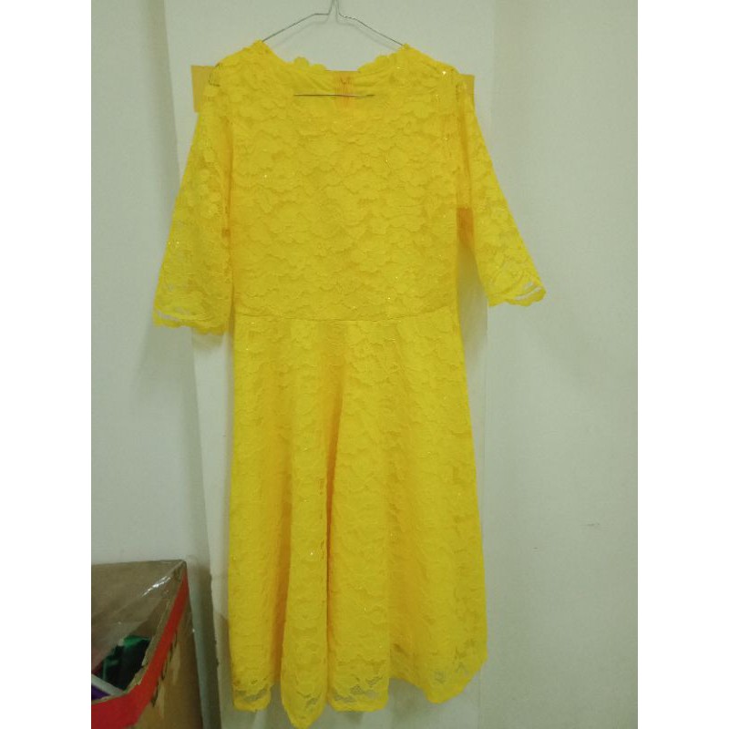 dress brokat kuning