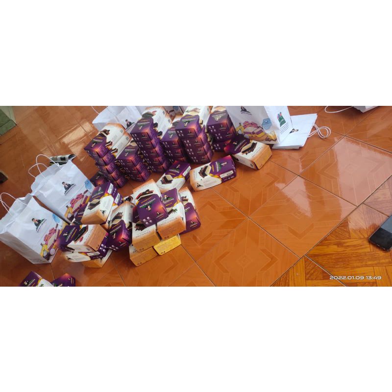Lapis Talas Bogor Sangkuriang (Box Besar/Reguler Box)