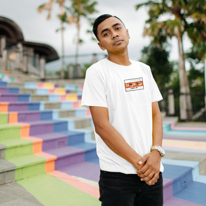 ANYWAY KAOS DISTRO PRIA "Eyes sight" White 607