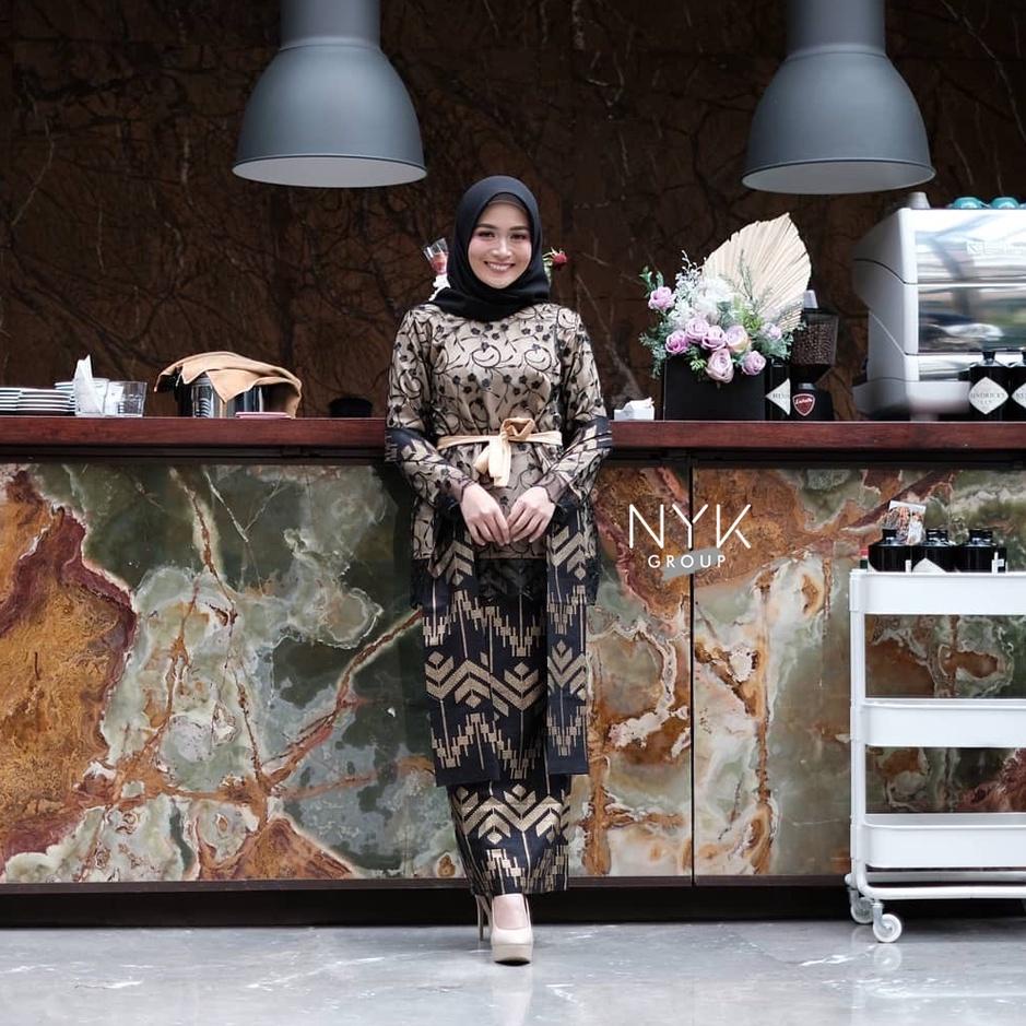 ARRIVAL  Nayaka Batik - Batik Couple Moza Tulle Payet | Kebaya Couple Modern | Kebaya Lamaran 이