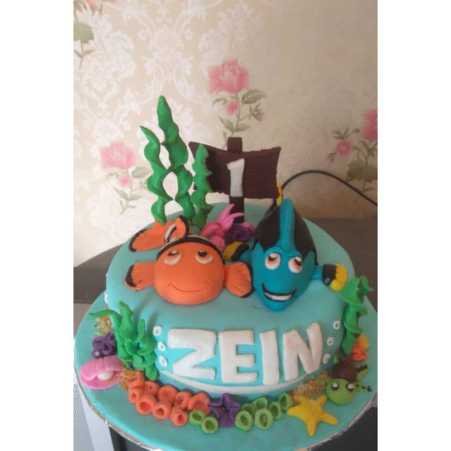 

Kue ulang tahun fondant