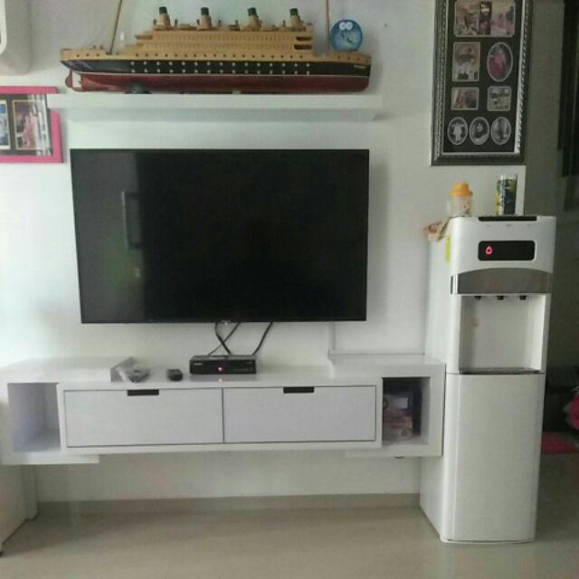 Meja Tv Melayang Glossy