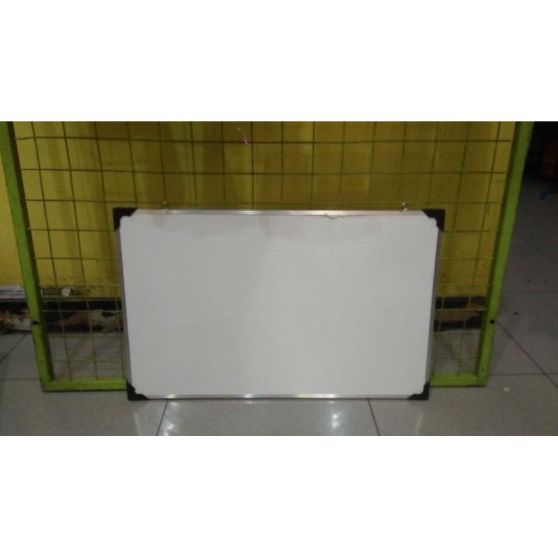 

WhiteboardSedang