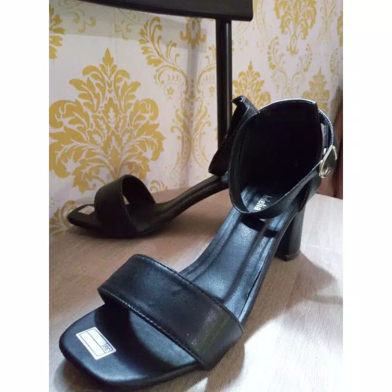 Preloved / New Heels Block Isabel Adelia