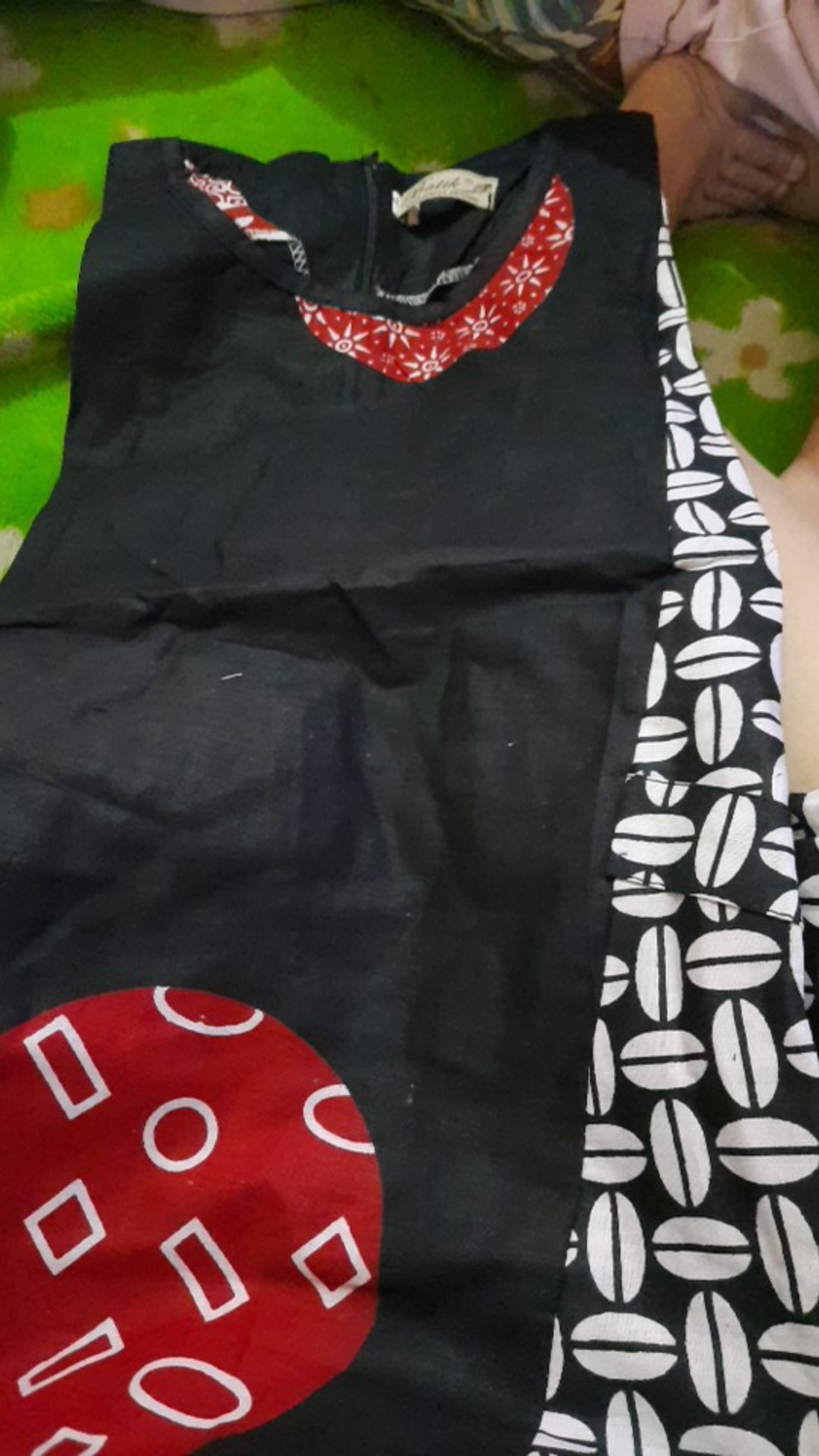 Tunik Batik Wanita Motif Parang Hitam Putih