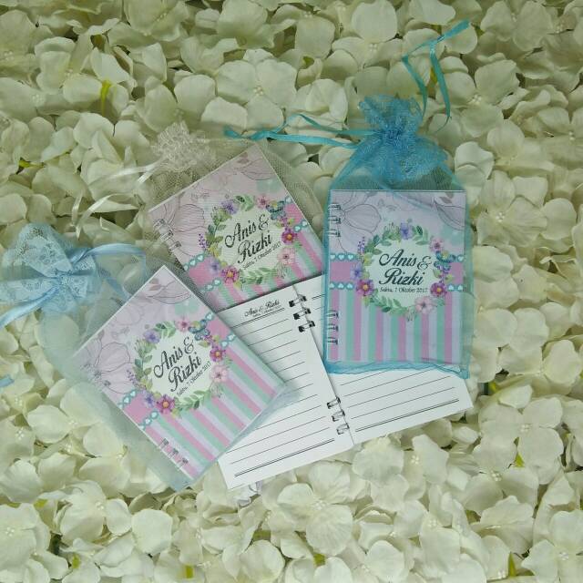 

Souvenir Pernikahan Blocknote Custom 8 x 10.5 cm