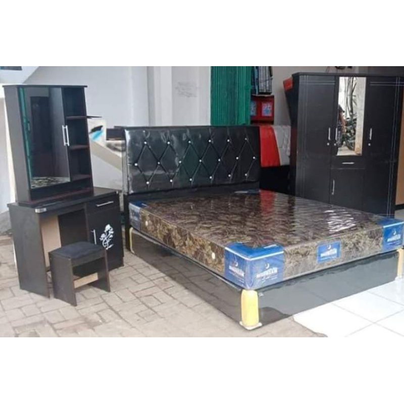 KAMAR SET (divan + kasur, meja rias, lemari)