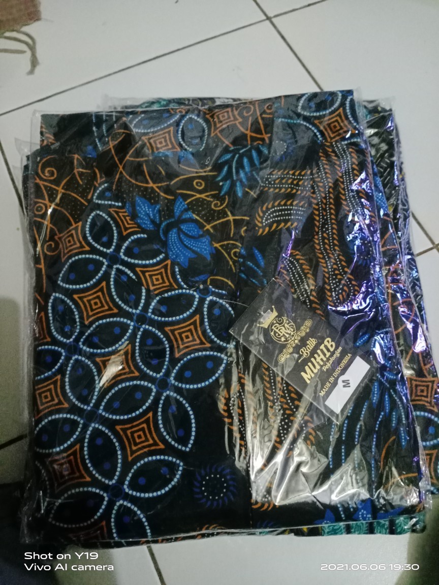 Atasan Tunik Wanita Batik Tradisional Butik