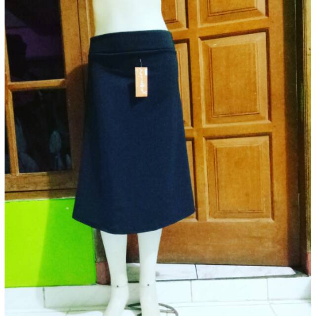 Rok pendek polos / rok 7/8 | rok span pendek hitam | rok polos pendek