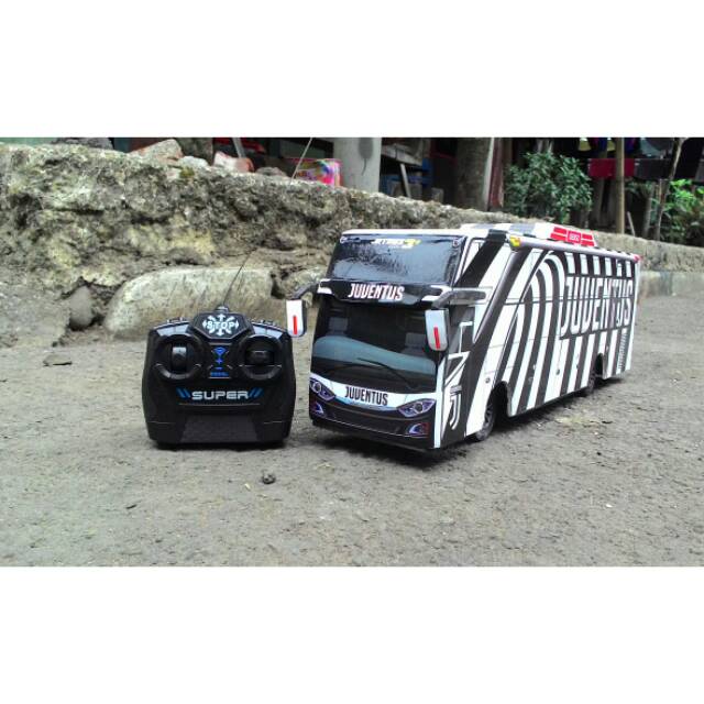 Miniatur bus Juventus RC