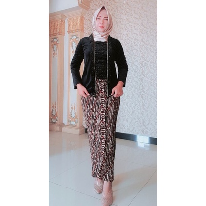 KEBAYA BLUDRU TABUR EMAS