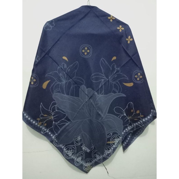 Oskara motif lc by Azzara