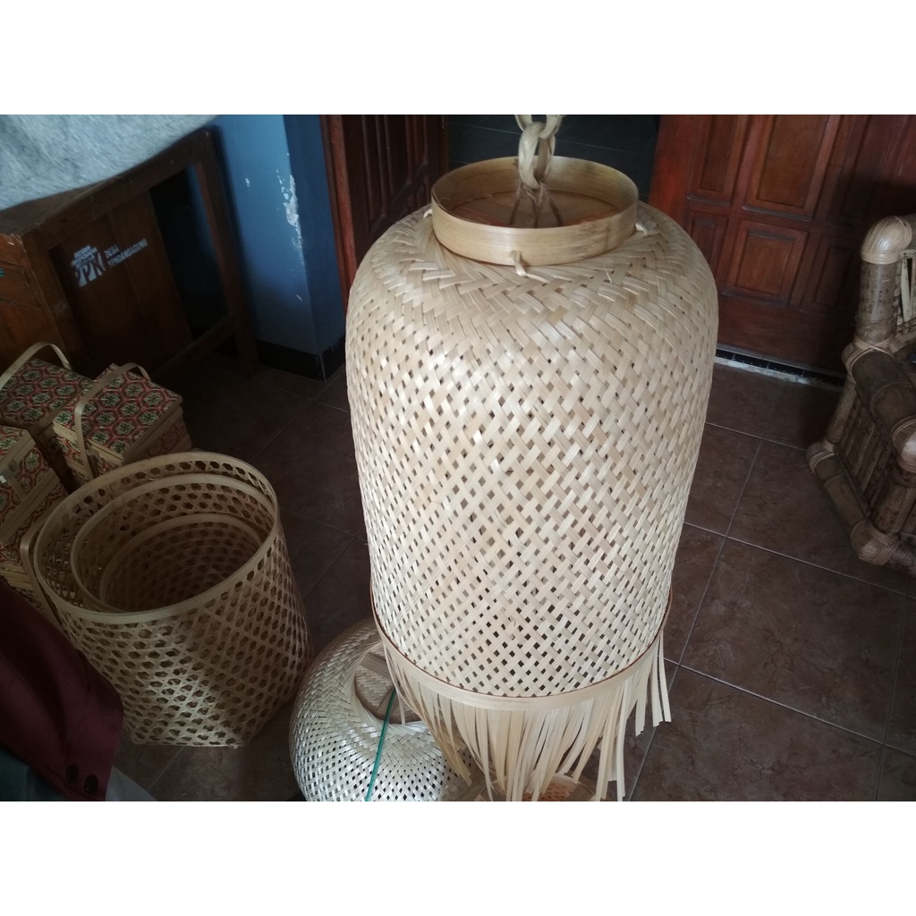 Tempat Lampu Kap Lambu Bambu Tabung Rumbai