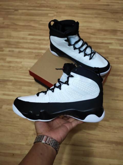 retro 9 size 4