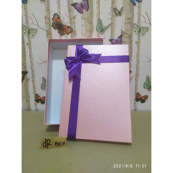 

Kootak Kado | Papper Bag | Giftbox | Hampers | Box Bunga | Bucket | Box Seserahan | Kotak Hantaran